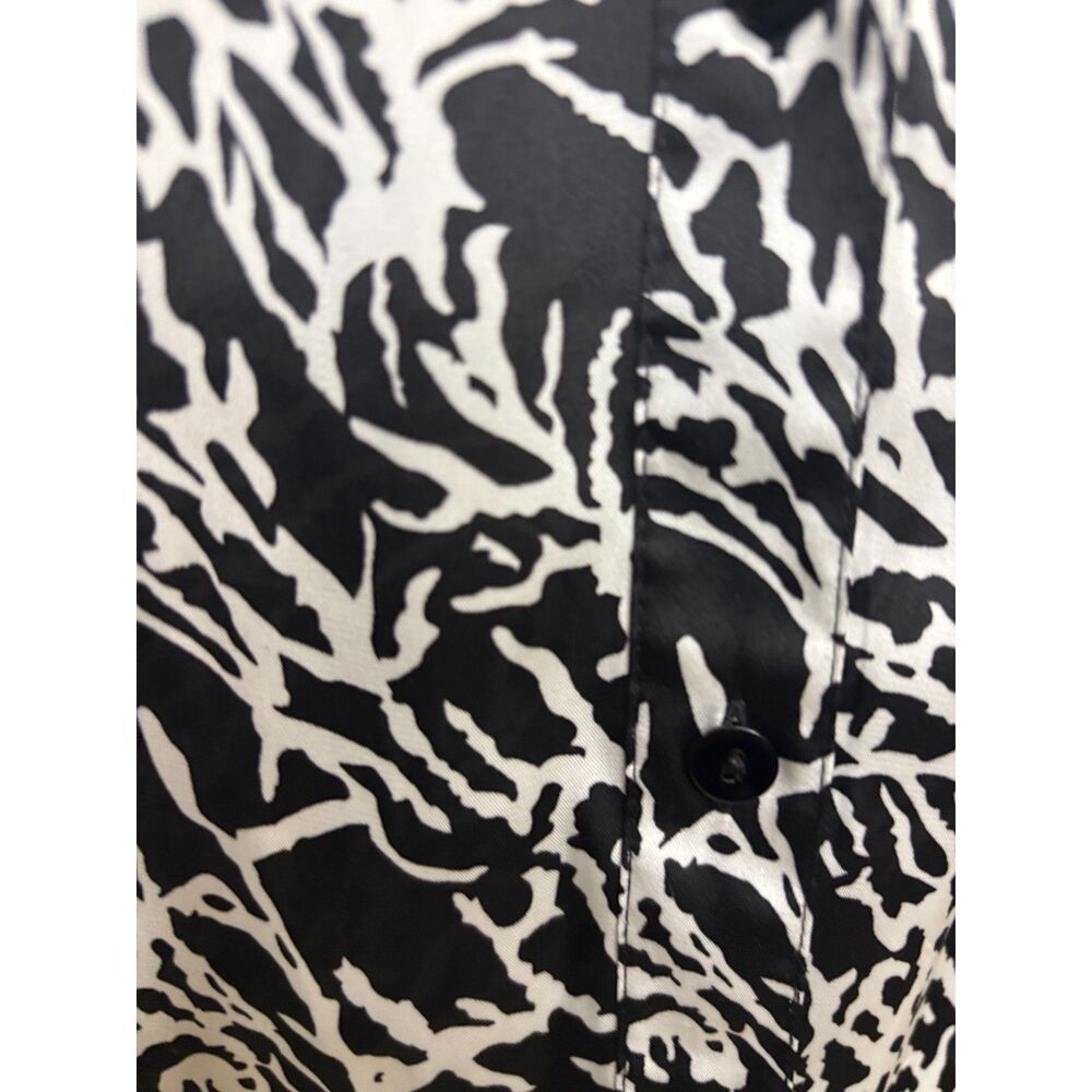 Size 10 Investments Coral Print Blouse